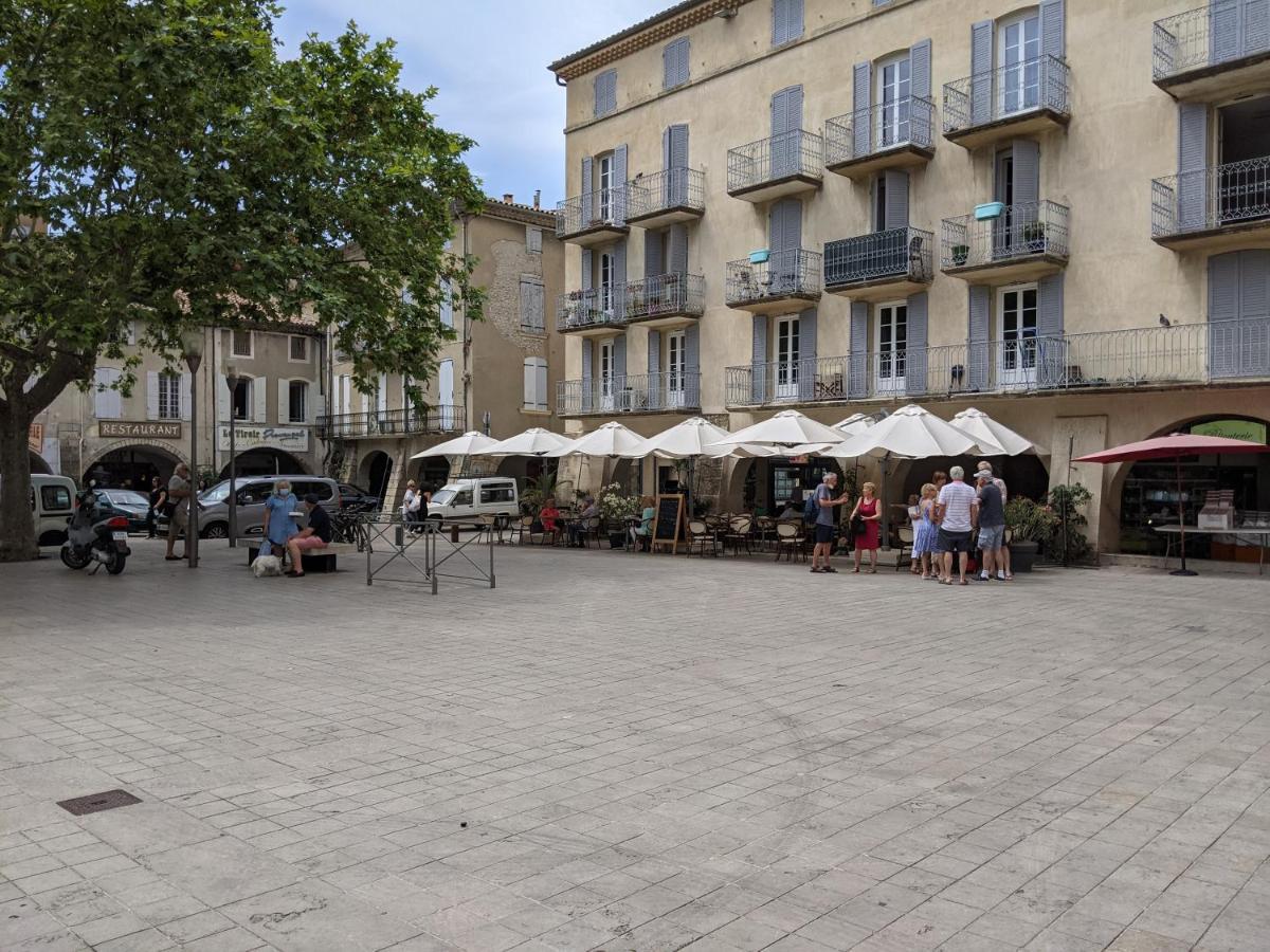 Maisonnette Dans Domaine Avec Piscine A Nyons, Pays Des Olives Εξωτερικό φωτογραφία