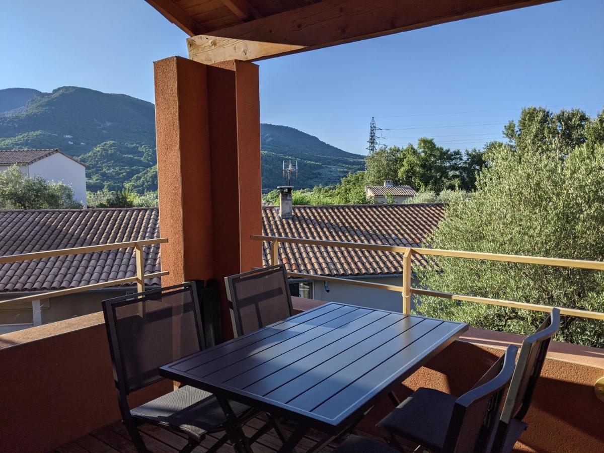 Maisonnette Dans Domaine Avec Piscine A Nyons, Pays Des Olives Εξωτερικό φωτογραφία