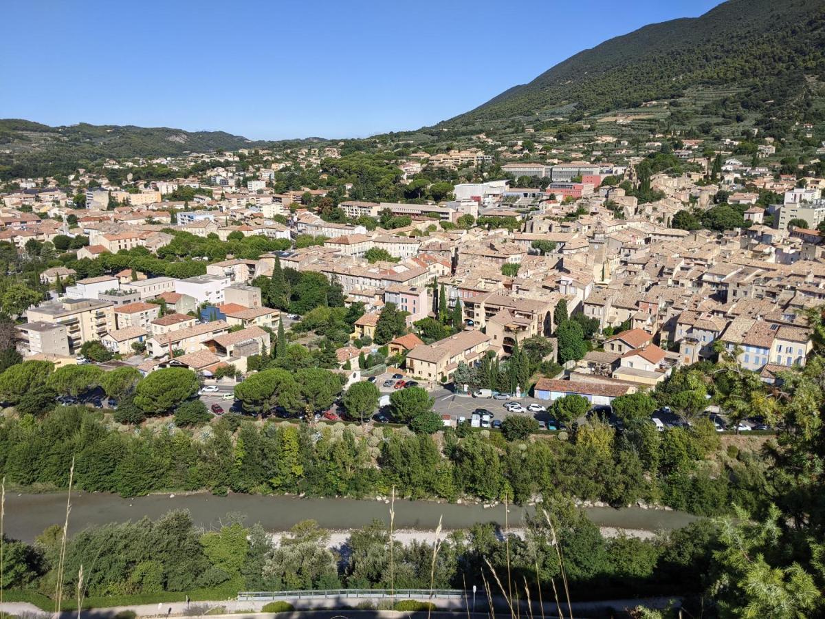 Maisonnette Dans Domaine Avec Piscine A Nyons, Pays Des Olives Εξωτερικό φωτογραφία